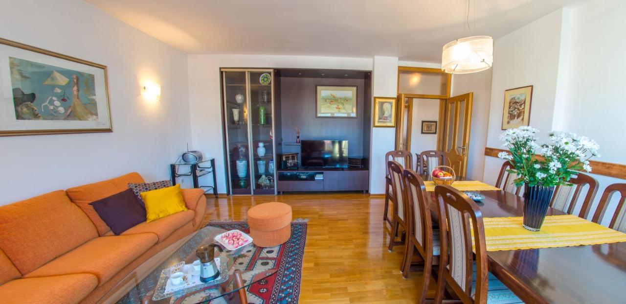 Apartment Italy - Promenade Мостар Екстериор снимка