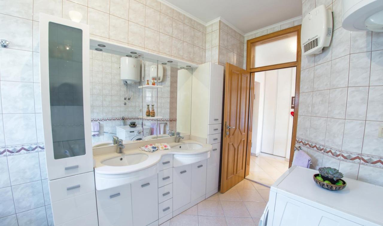 Apartment Italy - Promenade Мостар Екстериор снимка