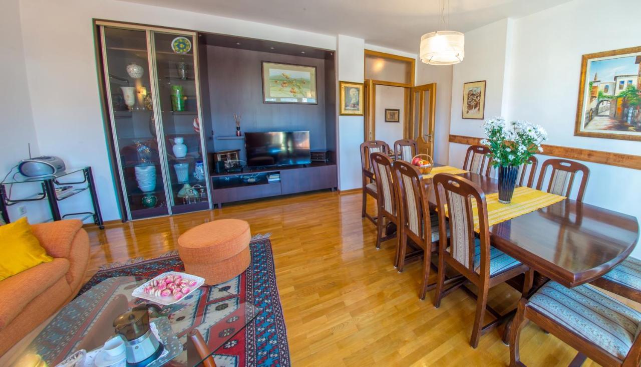 Apartment Italy - Promenade Мостар Екстериор снимка