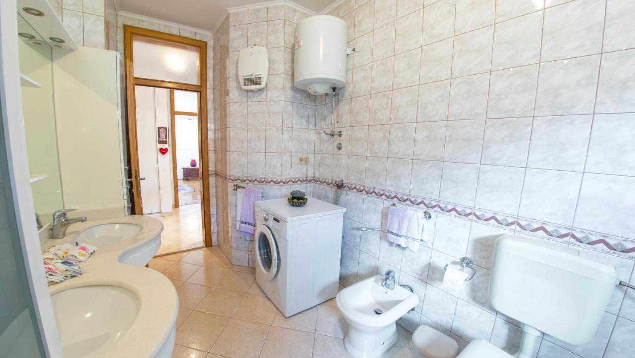 Apartment Italy - Promenade Мостар Екстериор снимка