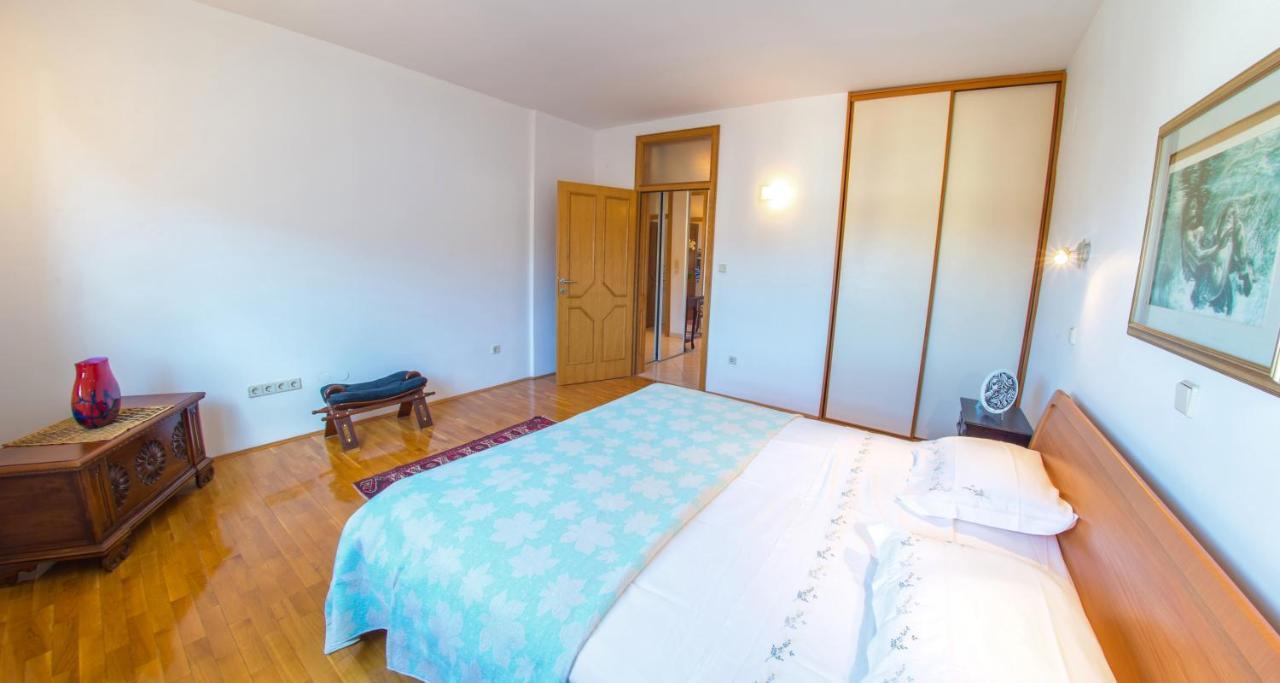 Apartment Italy - Promenade Мостар Екстериор снимка