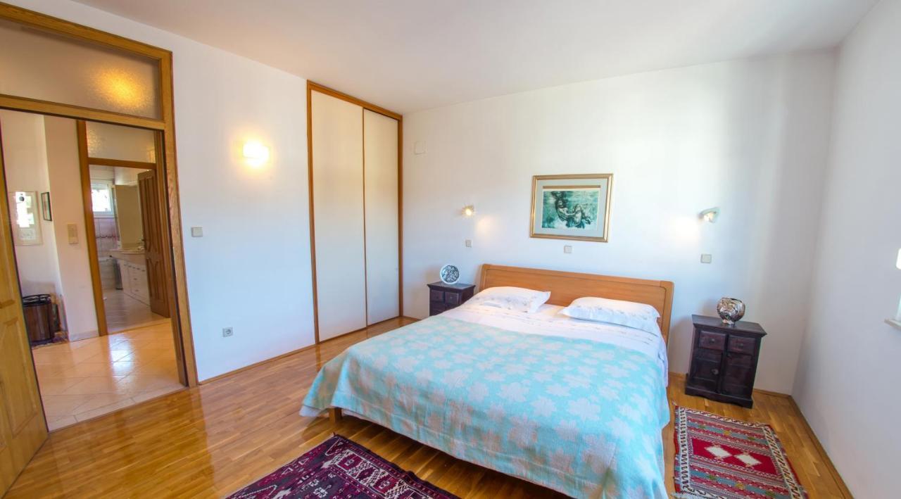Apartment Italy - Promenade Мостар Екстериор снимка